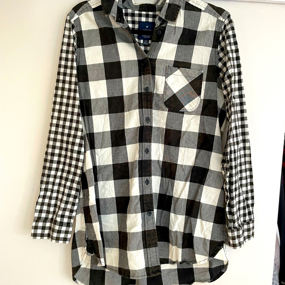 Medium, American Eagle, Flannel bundle.